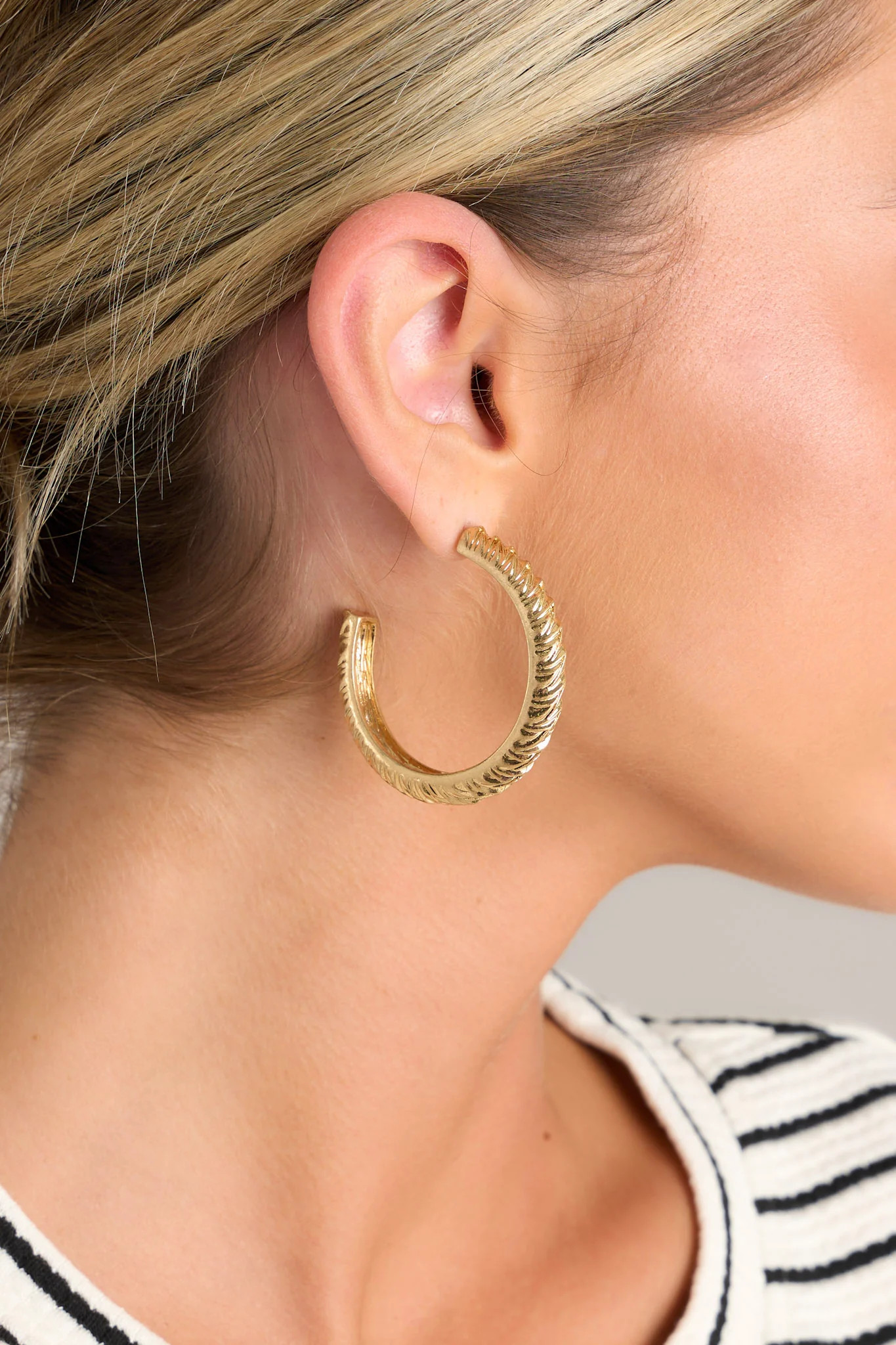 Golden Groove Gold Textured Hoop Earrings | Red Dress