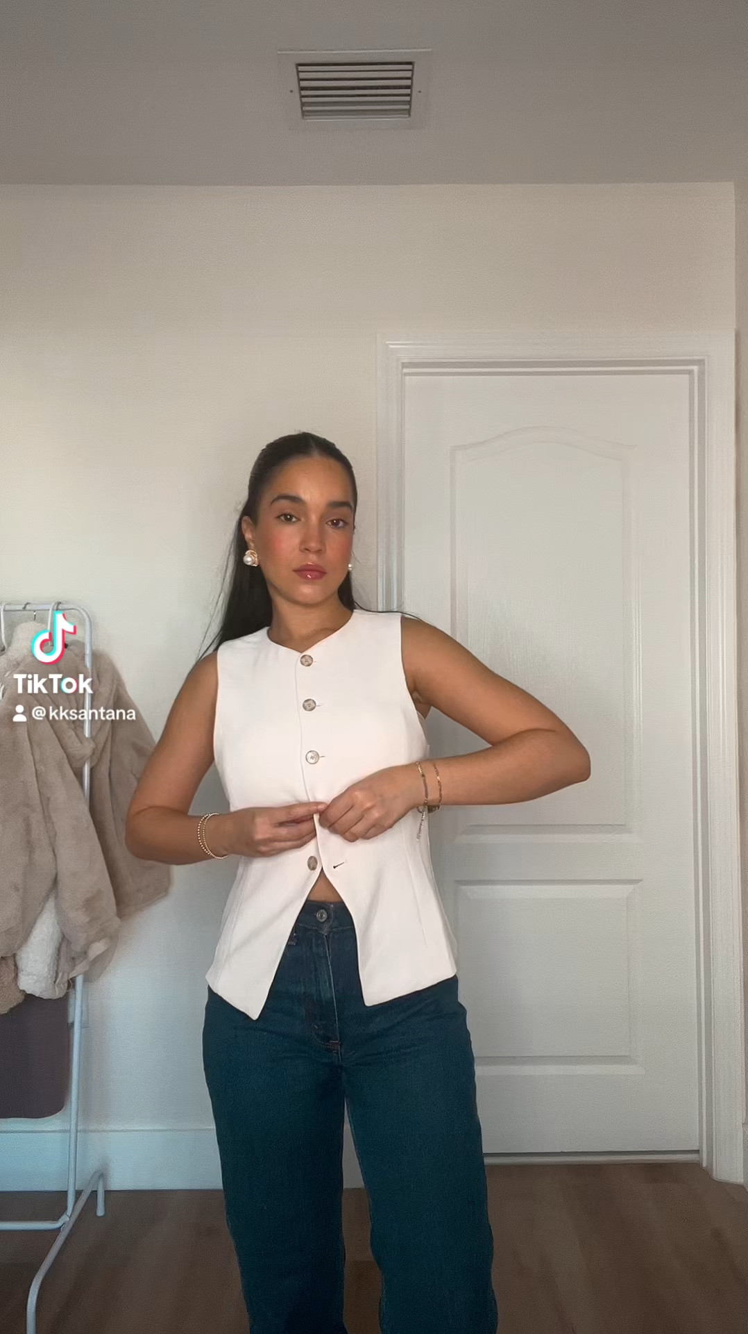 Aritzia style, summer style, summer outfit ideas, summer fashion, vests, aritzia summer sale

#LTKVideo #LTKSaleAlert #LTKSummerSales