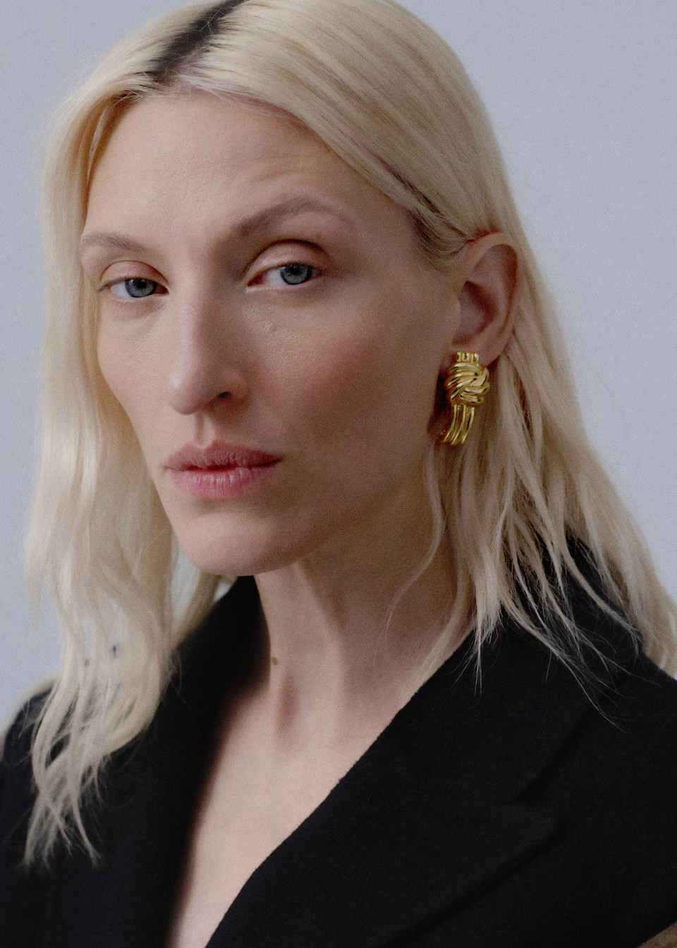 Intertwined design earrings -  Women | Mango United Kingdom | MANGO (UK)