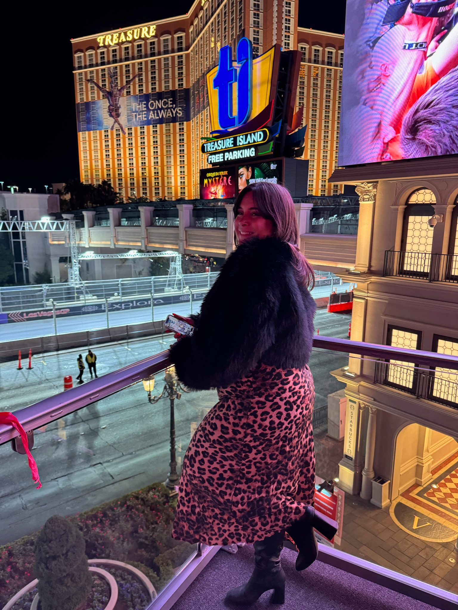 Qualy on The Venetian platform 

#LTKParties #LTKMidsize #LTKTravel