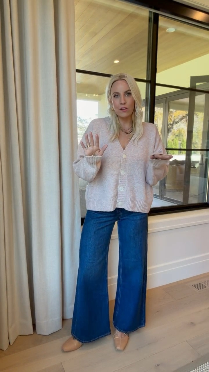 I’m obsessed with this cardigan! It hangs so cute and would tuck in well too! I did a size L cardigan ($22), and size 2 jeans ($29)!

#LTKSaleAlert #LTKStyleTip #LTKFindsUnder50