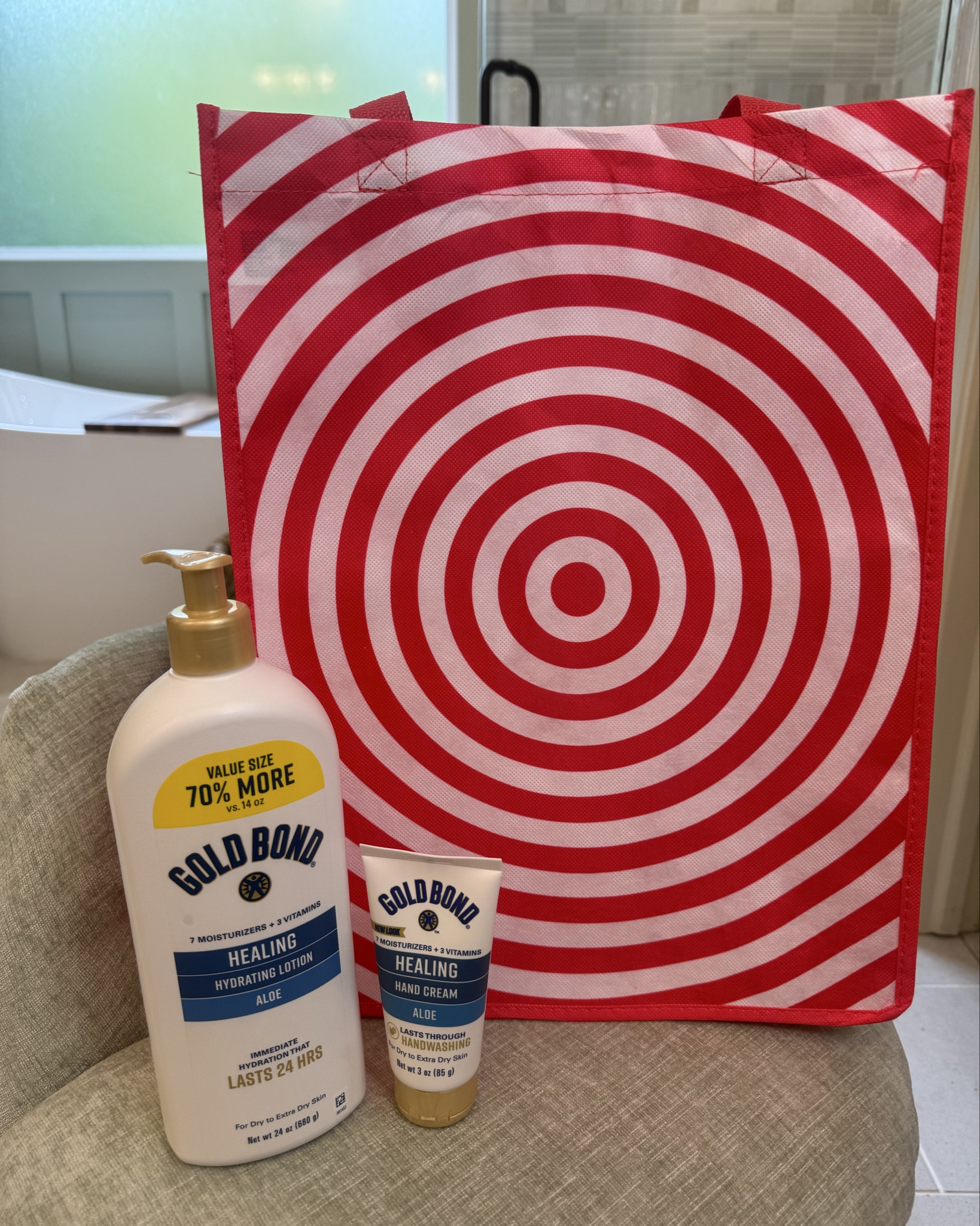 #GoldBondPartner
#Ad ✨ This mama’s hands have seen it all — from endless dishes to late-night snack cleanups 😂 But thanks to @goldbond + @target, my skin finally feels human again!

The Gold Bond Healing Aloe Lotion keeps me hydrated all day long 🙌 and the Ultimate Healing Hand Cream Fresh stays put even after handwashing (because, let’s be honest, that happens 100 times a day).

Perfect for busy hands, soft hearts, and moms who do it all 💛

#ad #GoldBond #GoldBondPartner #TargetPartner #Target

#ad #GoldBond
#GoldBondPartner
#TargetPartner #Target