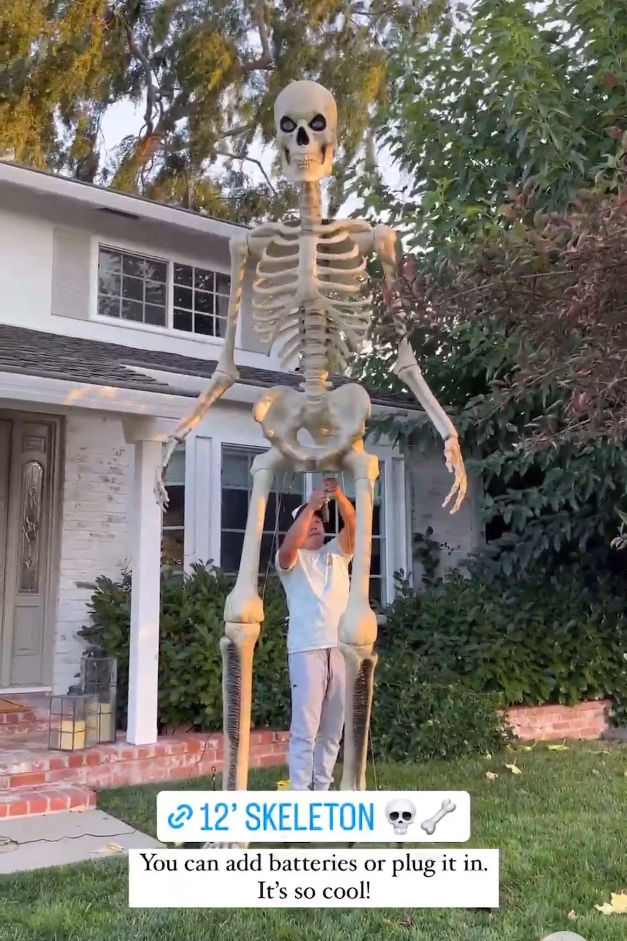 This 12 ft skeleton sells out really fast so run don't walk! 
-
Giant skeleton. Halloween decor. Halloween outdoor decor. Halloween. 

#LTKSeasonal #LTKHome #LTKVideo