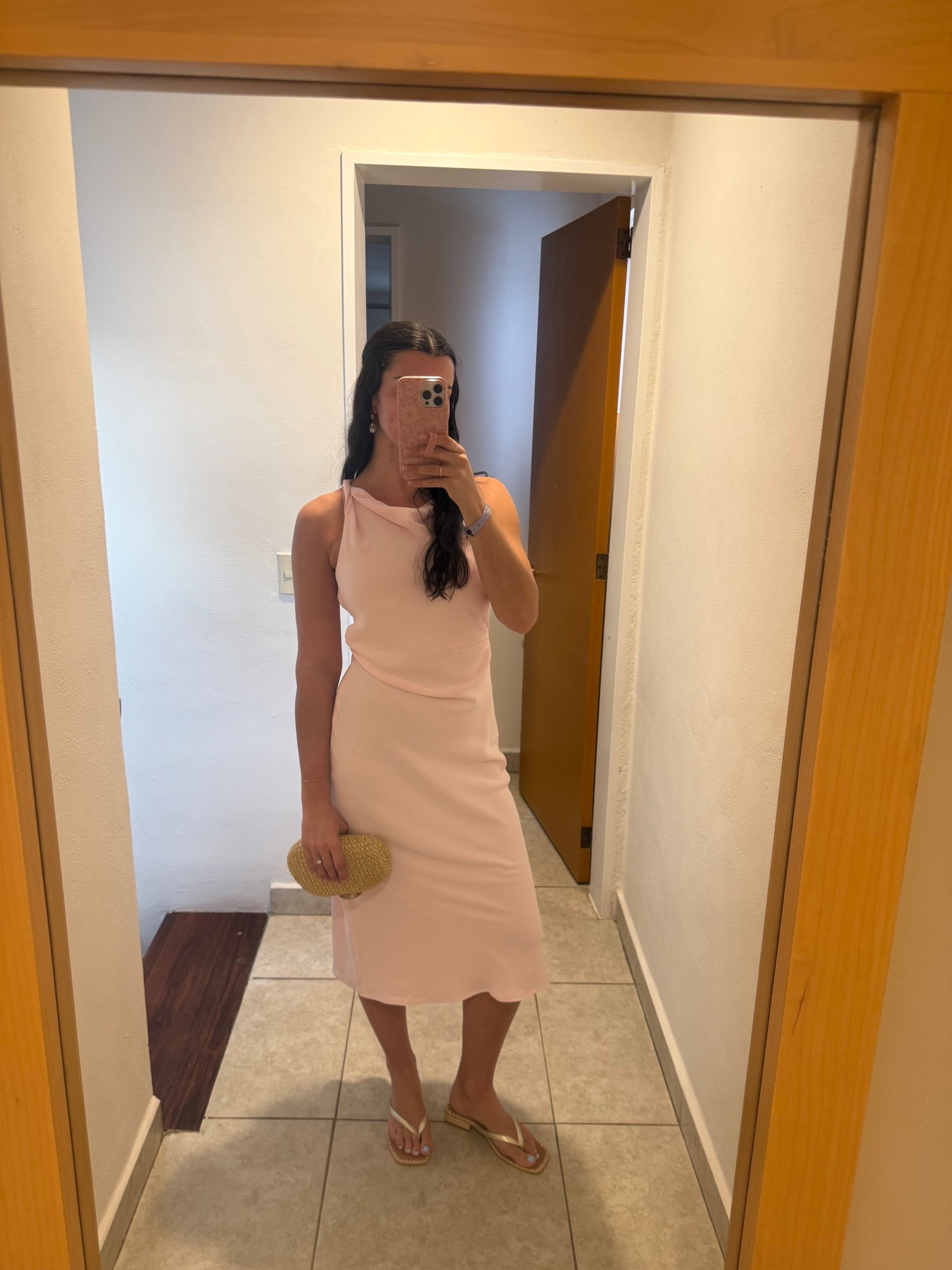 Vacation dinner outfit!! Wearing a medium in this gorgeous aritzia dresss