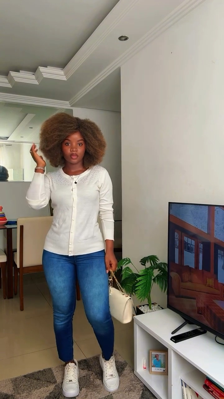 Look para sair linda mesmo com pressa 😂😂
Peruca @palmira_abeauty 
#look #grwm #lookdodia #fashion