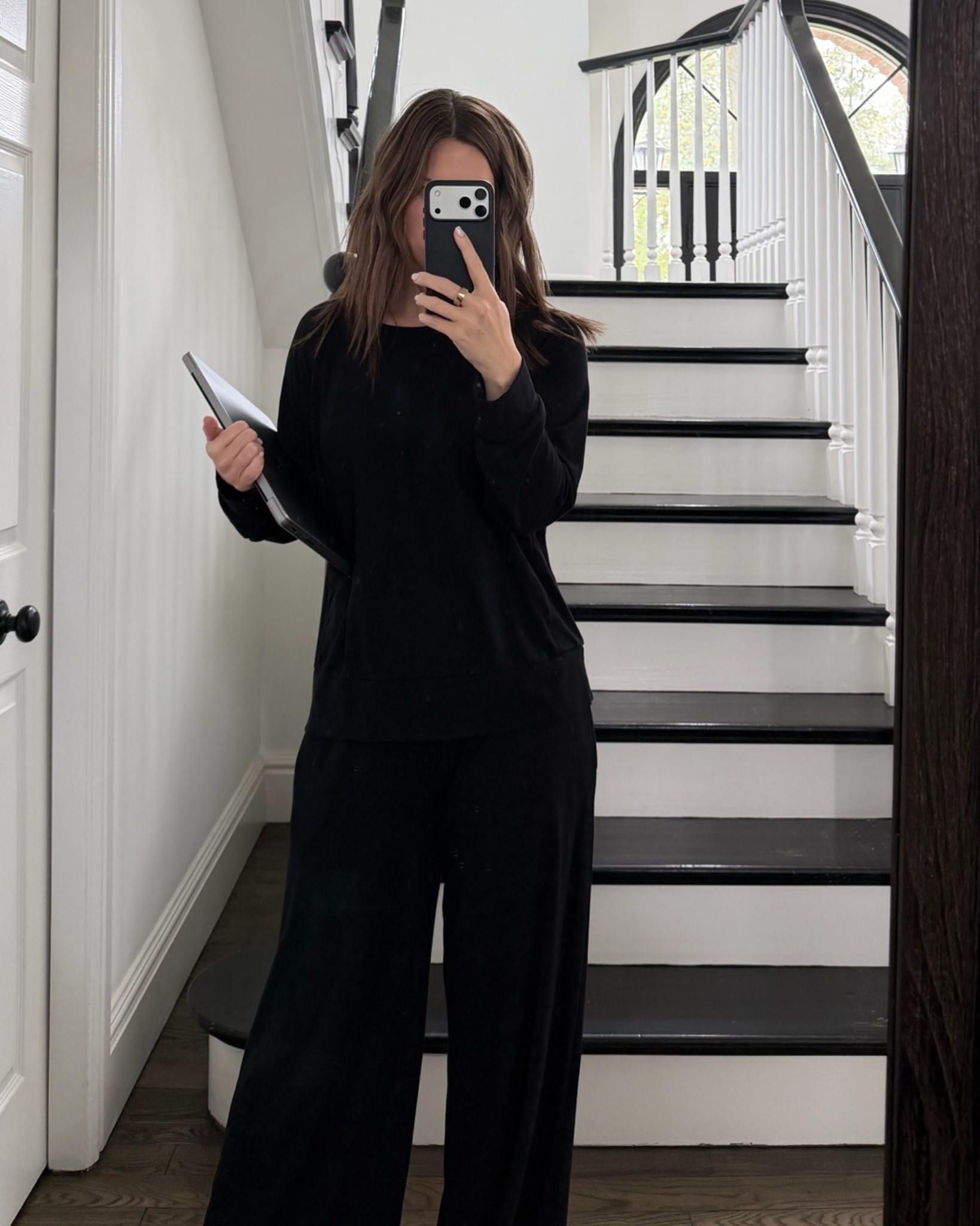 Cozy Earth Bamboo Set - size medium. Had for years and looks good as new.  Code COZYJAMIE for 20% off. 

@Cozy Earth

#LTKcanada #LTKtravel