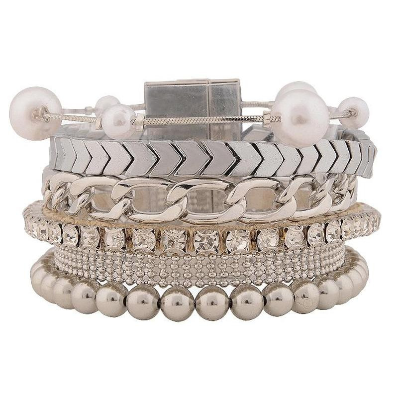 Cyrus | Victoria Emerson