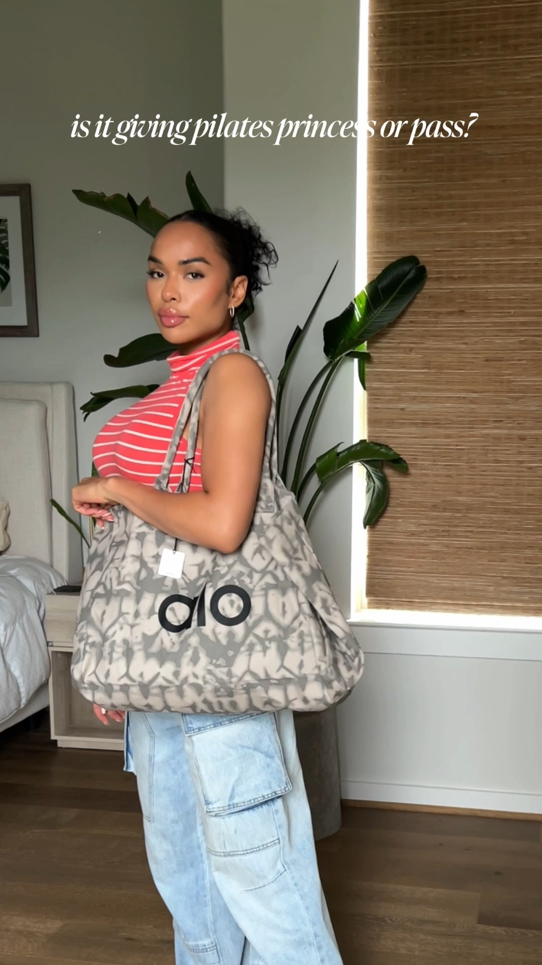 Alo try on
Black and white top size small
Black and white bottoms size extra small

Navy blue bottoms size small
Long sleeve top size small 

#LTKActive