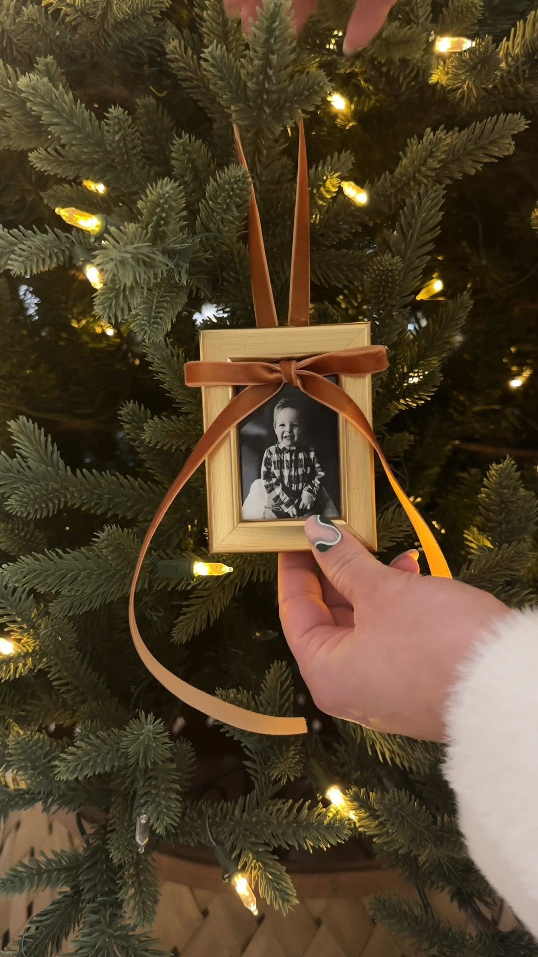 Brb covering my tree in tiny photos. This photo frame 4 pack is so inexpensive and such an easy way to add some memories to you Christmas tree! 

#LTKHome #LTKFamily #LTKHoliday