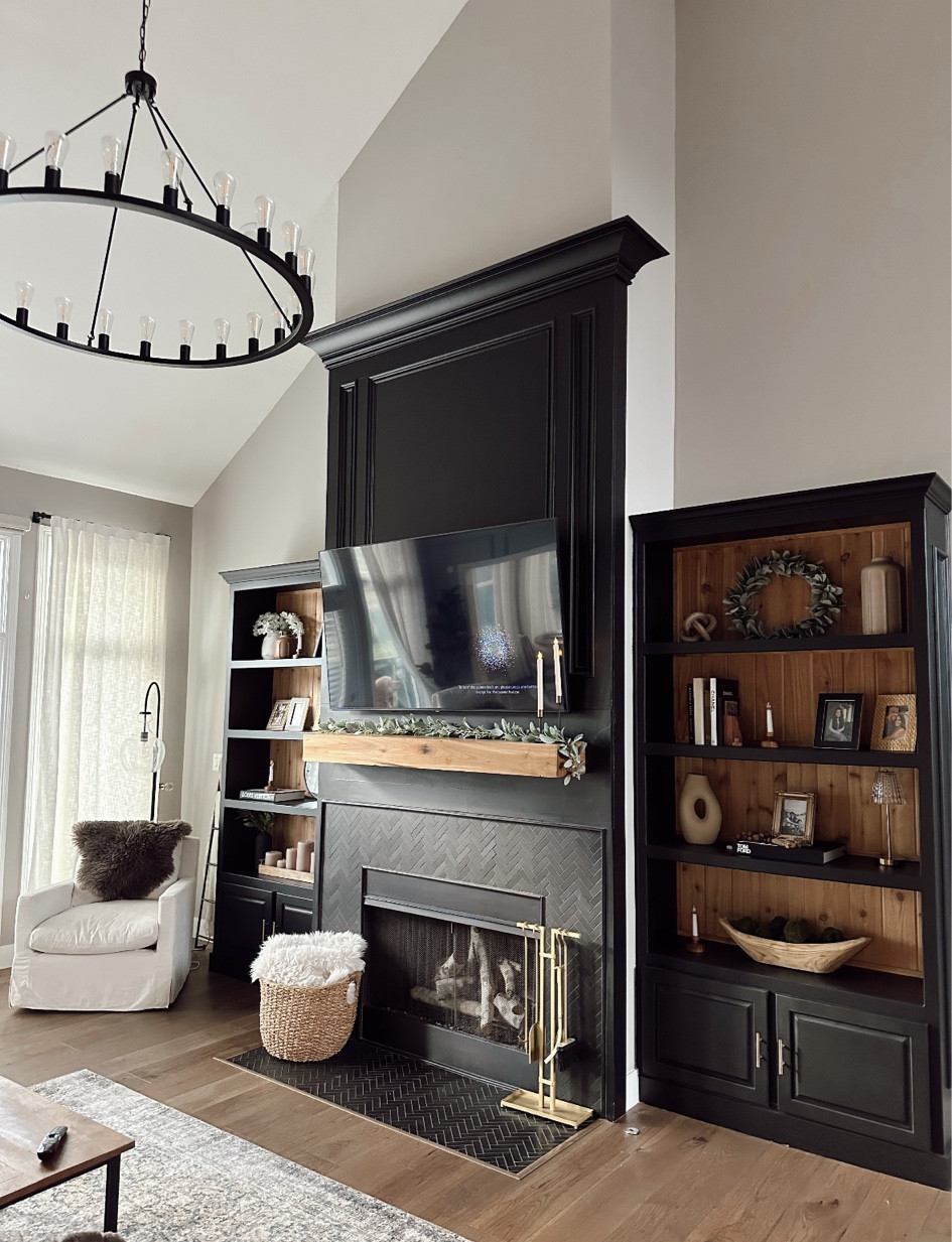 I always love this spot in our house 🖤 

Home decor 
Target decor
Amazon decor 
Home style 

#LTKHome #LTKStyleTip #LTKFindsUnder100