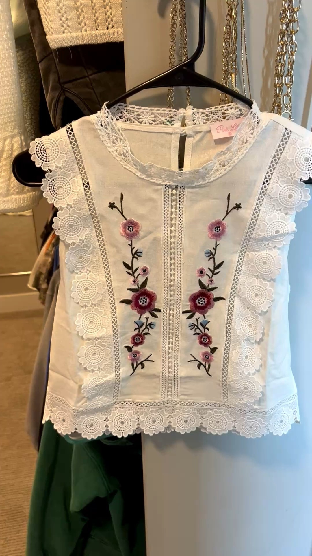 The cutest flower top. 

#top #summer #floral 

#LTKOver40 #LTKootd #LTKgrwm