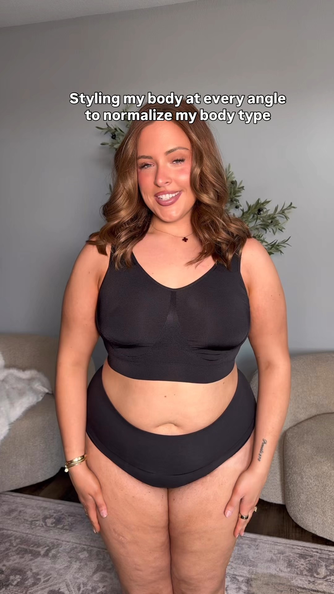 Wearing an xl 🤍

#LTKHoliday #LTKMidsize #LTKSeasonal