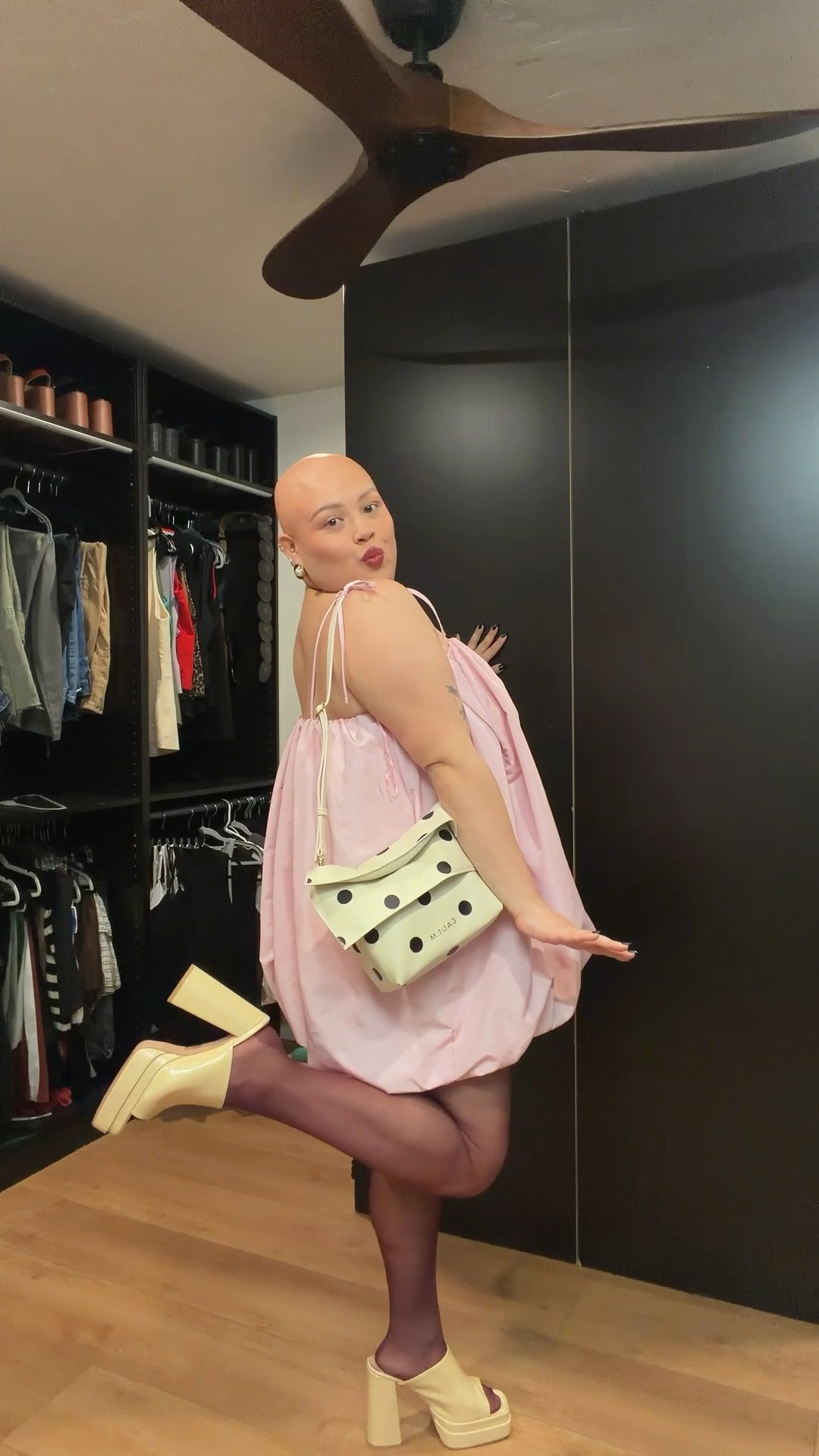 wearing an XL petite in the dress but tbh it’s just a giant puffball and I could’ve worn a Medium or a 4X! I don’t think it’d matter! 💗
👠 shoes are old ASOS so I linked some alternatives
♥️ tights are US 16-18
🧸 Uggs are in the wide version! SO COMFY and wide/ flat foot friendly!!!