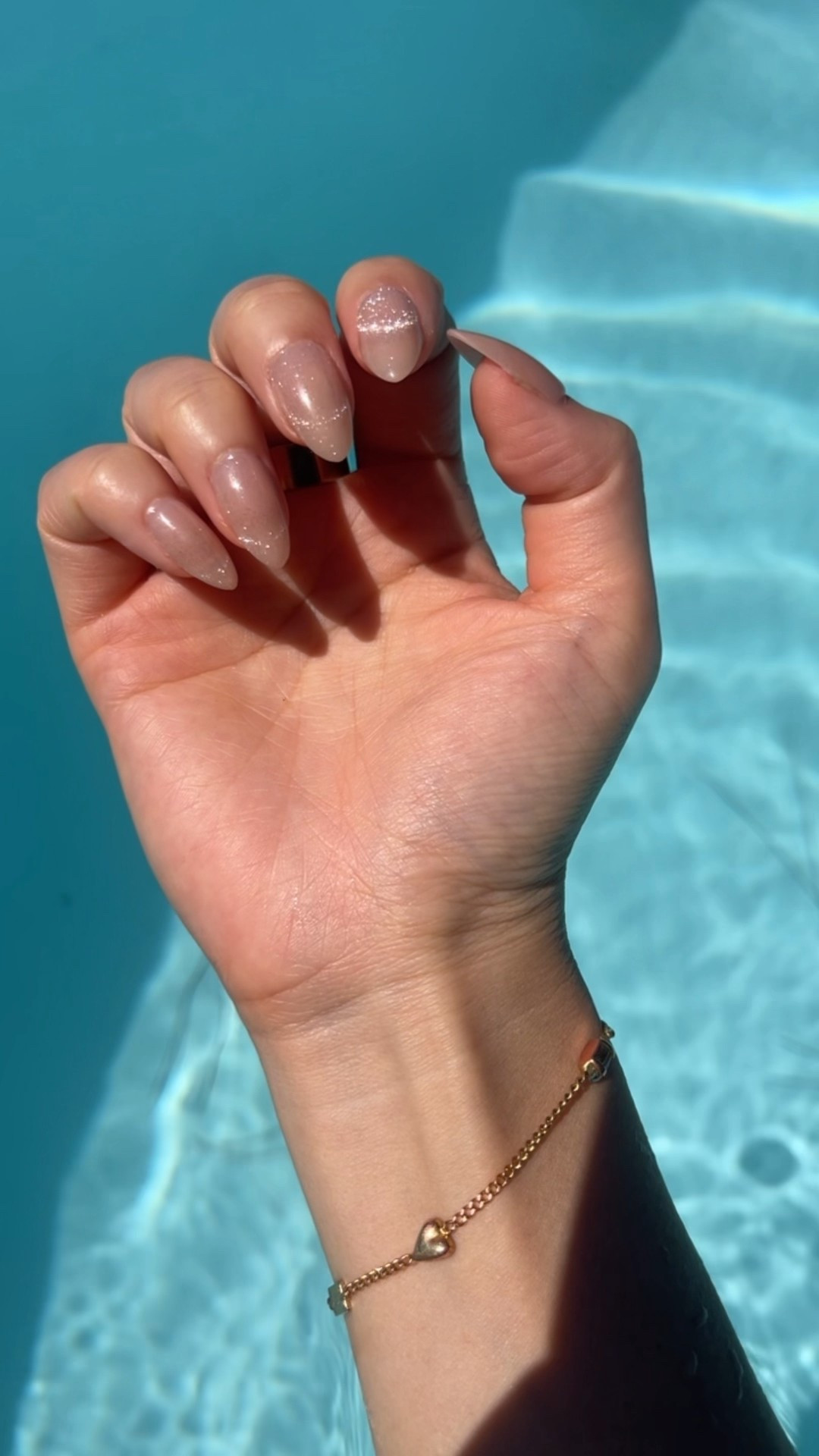 The prettiest press on nails from Glamnetic 😍