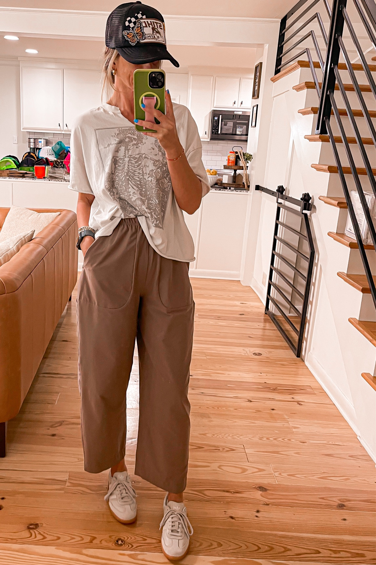 Easing into the barrel leg trend with these Lululemon pants 🤩🤩

#LTKOver40 #LTKStyleTip