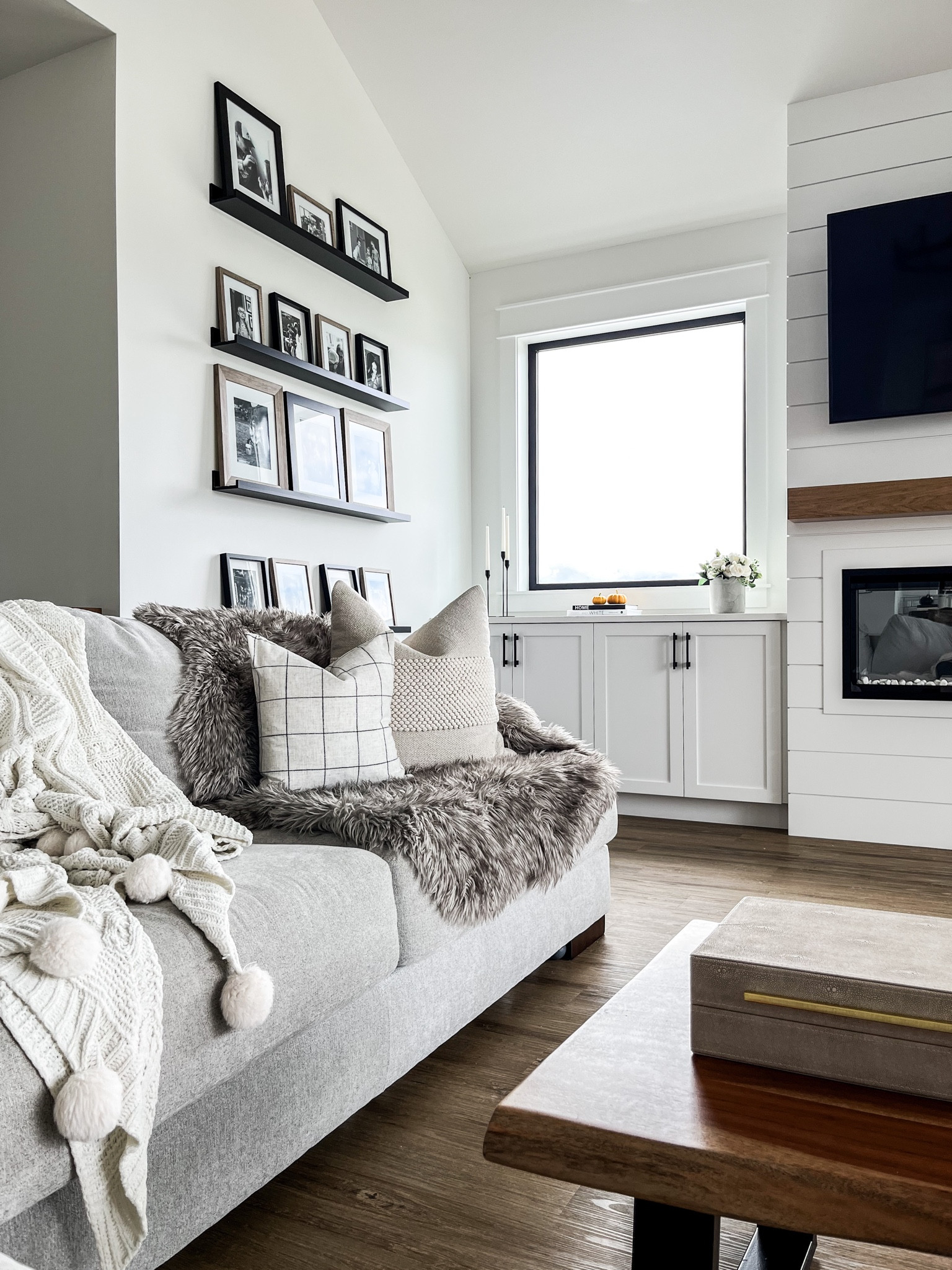 H O M E / just got my plaid linen pillow covers & feather inserts from Amazon & I’m loving them. The perfect simple chic budget friendly addition to your fall decor

Living Room | Fall Decor | Neutral Style 

#LTKhome #LTKfindsunder50