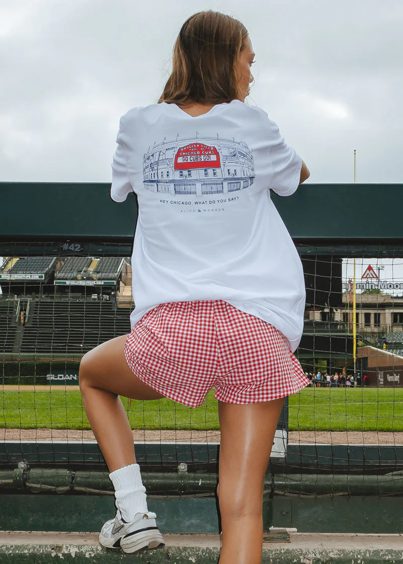 Hey Chicago Wrigley Tee | Alice & Wonder