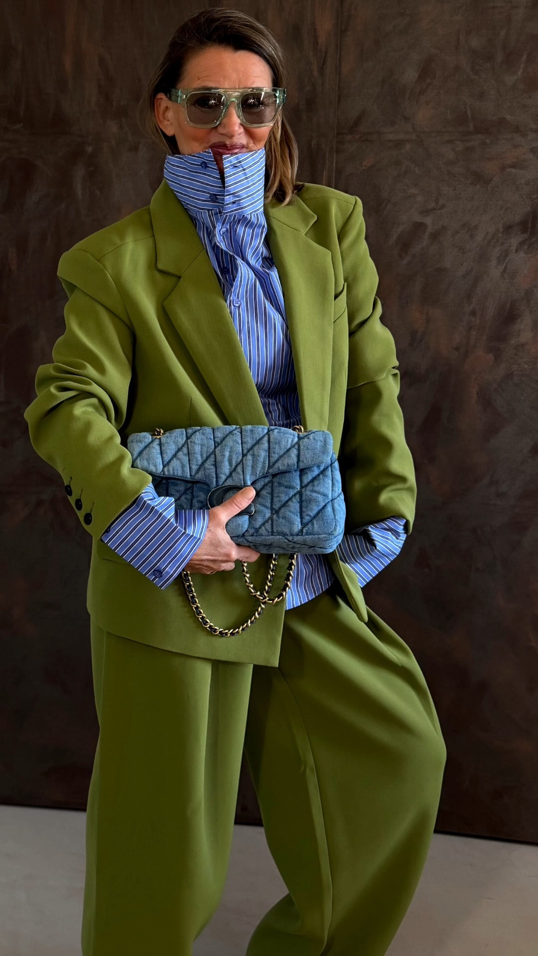 Oliv 🫒die Trendfarbe im Herbst 🍂 2026
Wenn schon, dann gleich im Anzug von Topshop