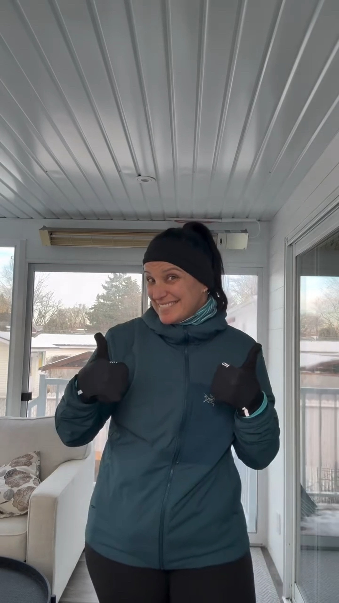 GRWM to run outside in winter ❄️
Slow. Curvy. Layered up. Still running.

No punishment.
No “summer body” talk.
Just movement that feels good — even in the cold.

Follow for realistic running tips made for bodies like ours 💙
#CurvyRunner #WinterRunning #slowrunnersclub #BeginnerRunning #GRWM

#LTKwinter #LTKfitness #LTKcurves