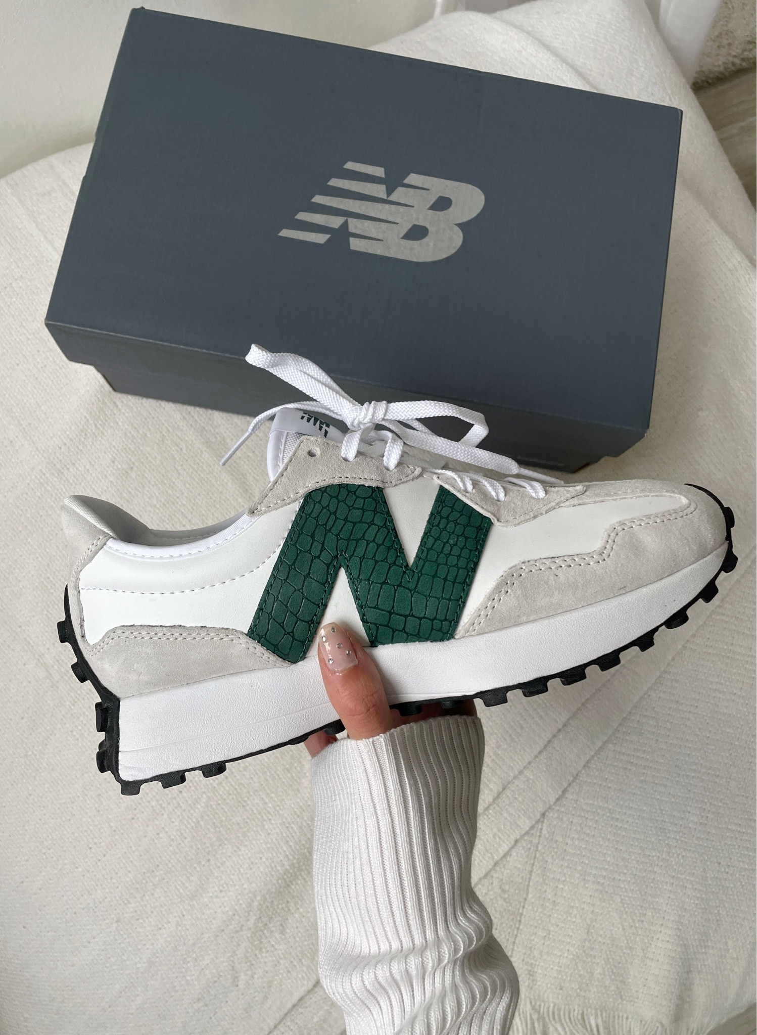 New balance 327 🐊

#LTKshoecrush #LTKSeasonal #LTKeurope