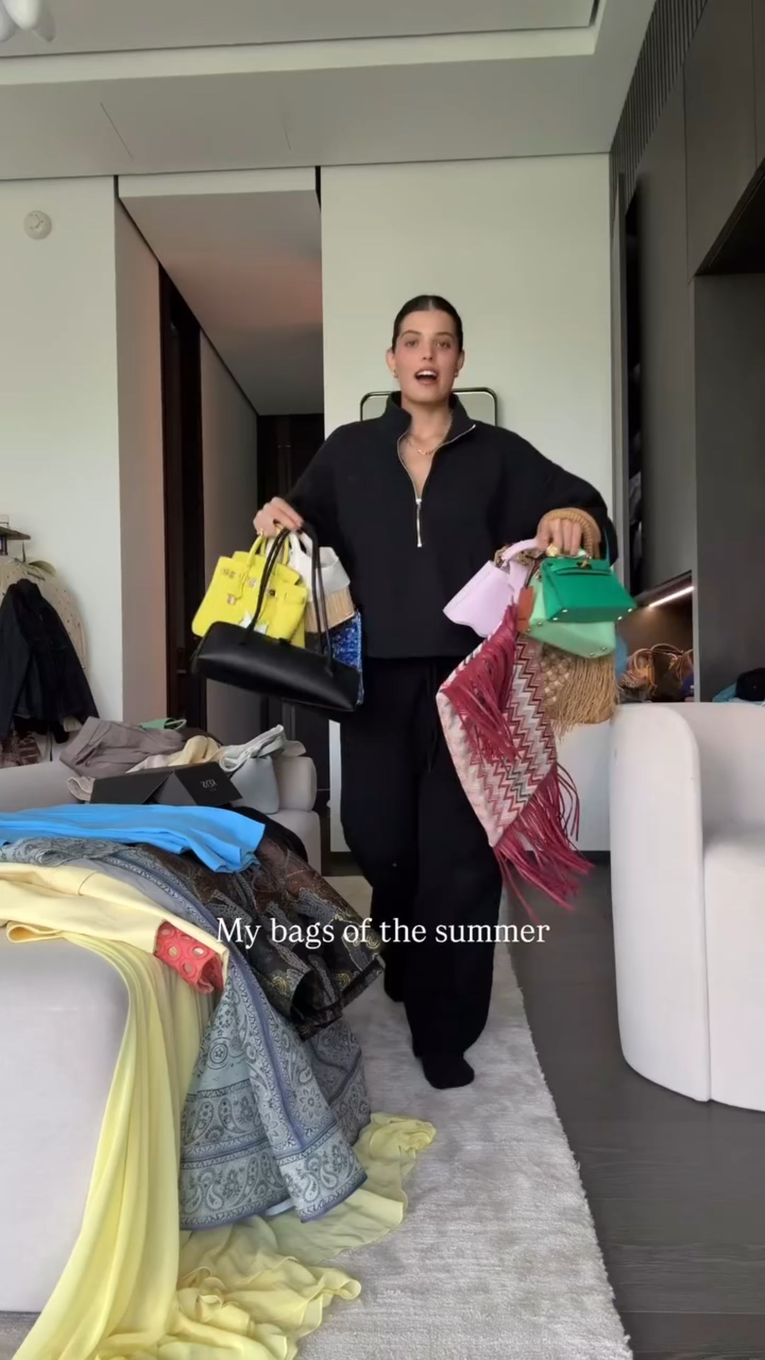 A round up of my current favorite summer bags!!