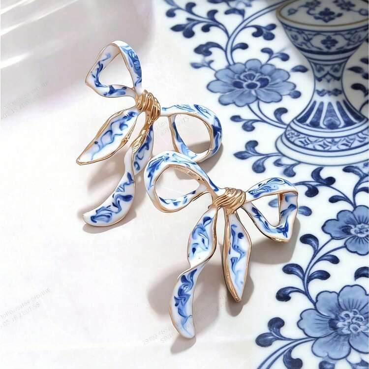2pcs/Set Vintage Oil Painting Dripping Blue & White Porcelain Bow Earrings, Fashion Enamel Ribbon... | SHEIN