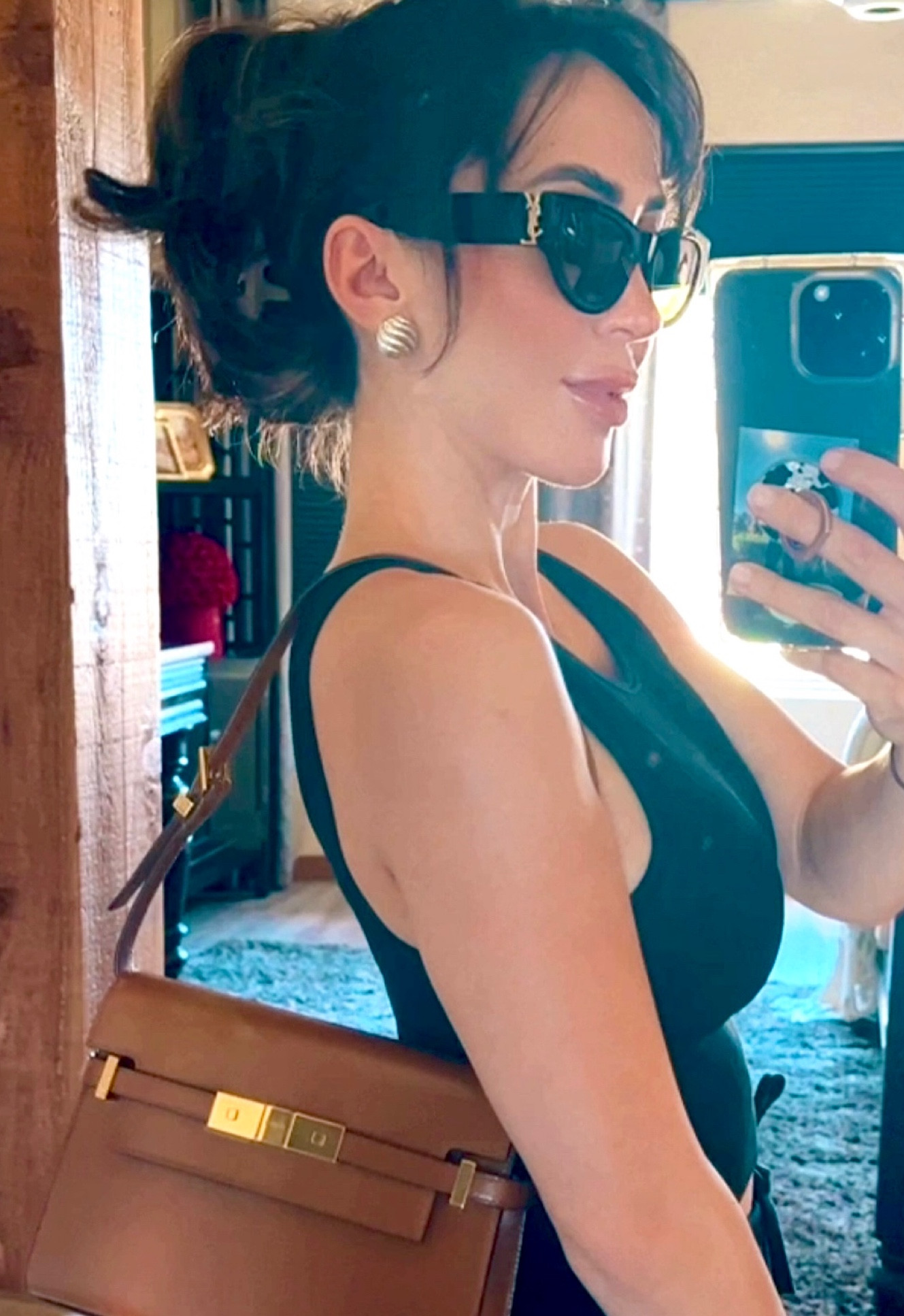Perfect every day bag in a perfect caramel fall color and some chic cat eye sunnies to tie together a simple tank and legging look for on the go 🤎

Ysl | cat eye | sunglasses | Manhattan | shoulder bag| caramel | brown | everyday | look 

#LTKstyletip #LTKbeauty #LTKSeasonal