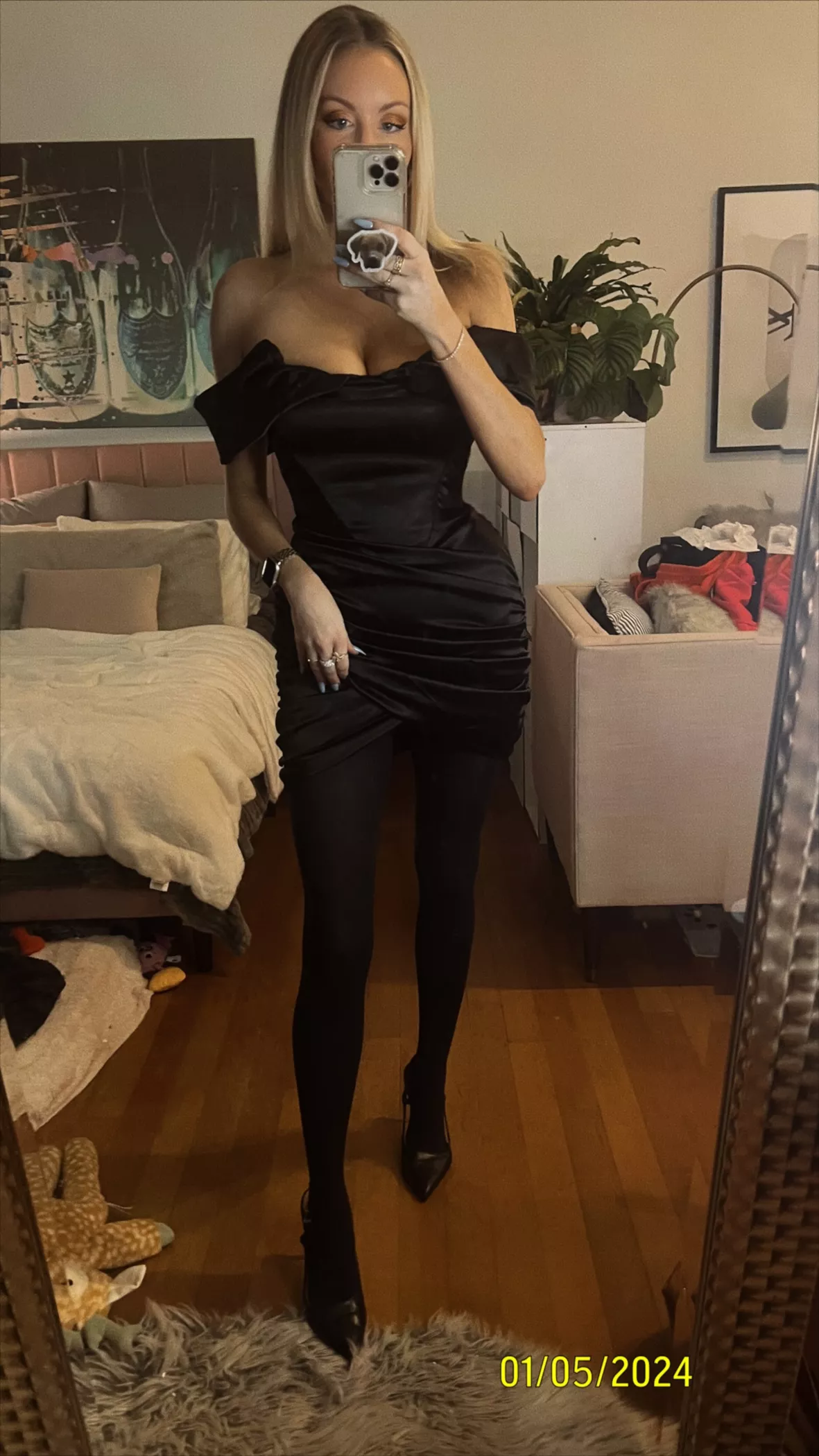 Tights and a black dress  Tight black dress, Black dress, Little