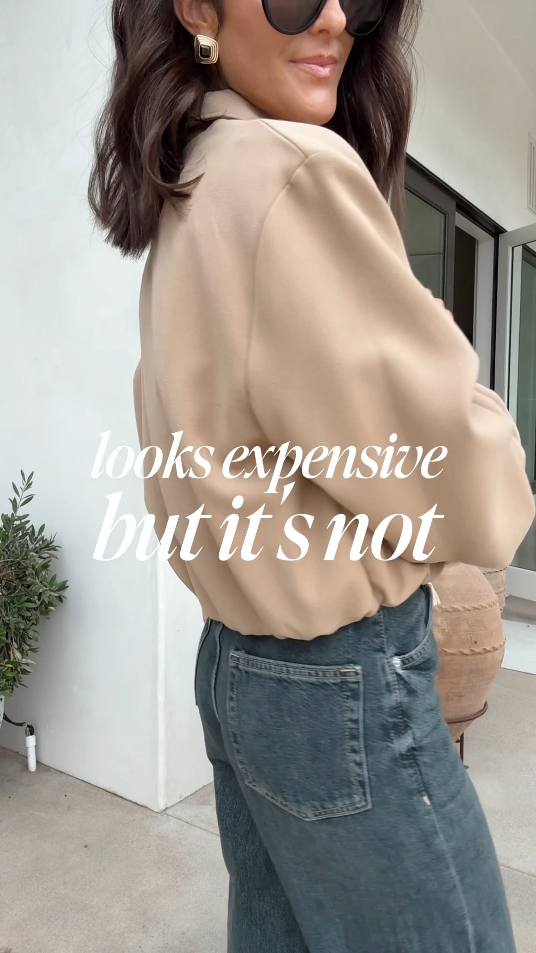 Looks expensive but it’s not. I love this jacket from Zara and had to pick it up in white too! I’m just shy of 5-7” wearing the size small and size 2 jeans #stylinbyaylin #aylin

#LTKStyleTip #LTKSeasonal #LTKFindsUnder100