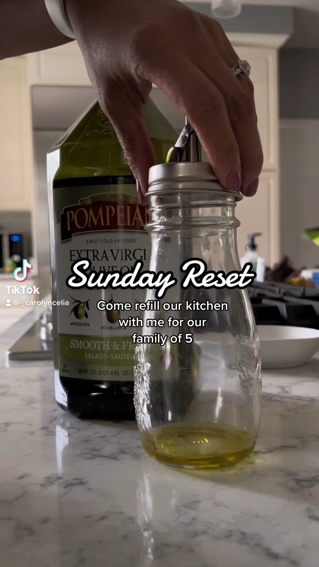 Another Sunday Reset ↩️
This time, we’re in the kitchen. Here are our main staples that our family of five thrive off of during the week. Something so refreshing about dumping things into an empty container 😂. Do you do a Sunday reset? What do you do for yours? 


#LTKhome #LTKfamily