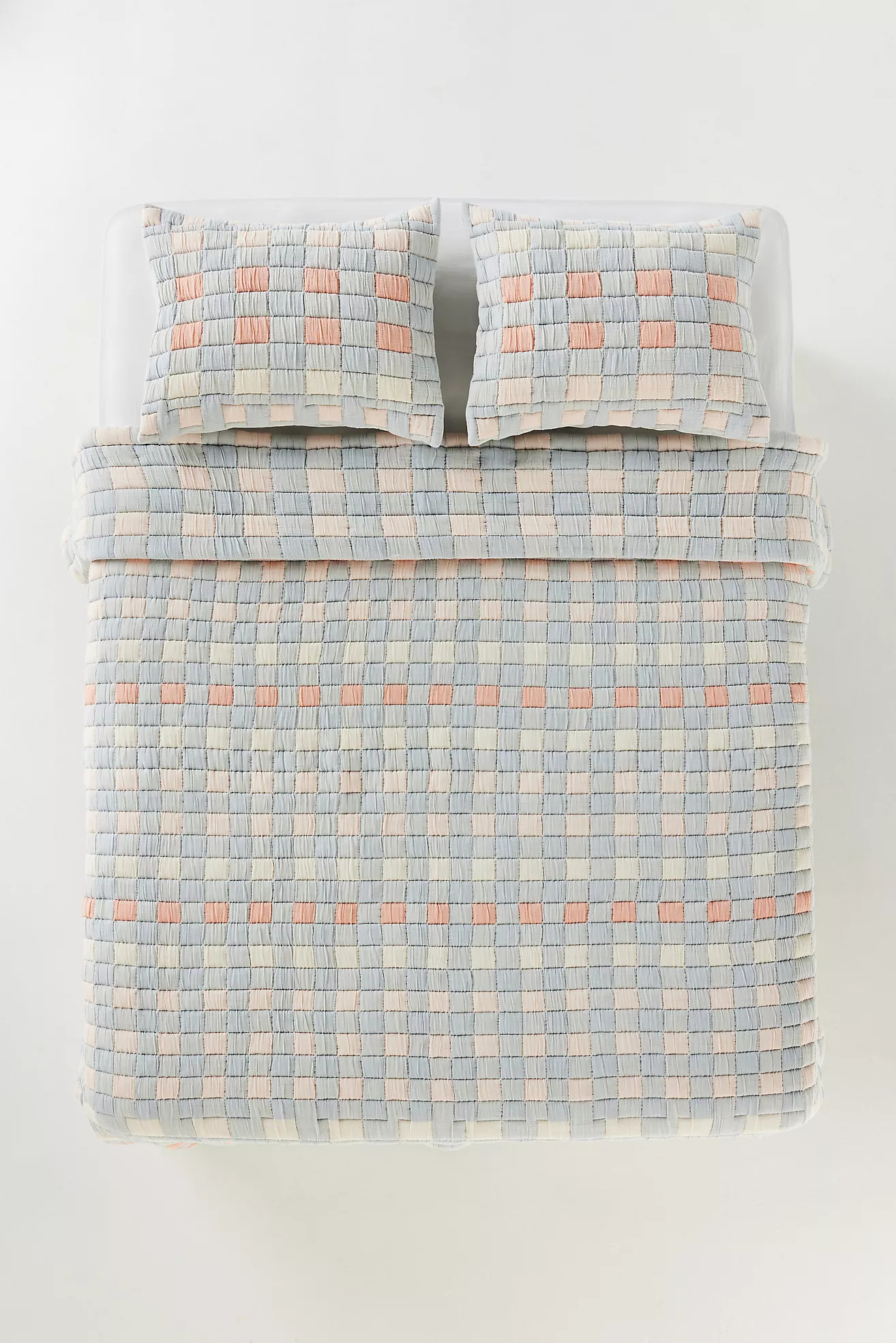 Sonya Matelassé Coverlet | Anthropologie (US)