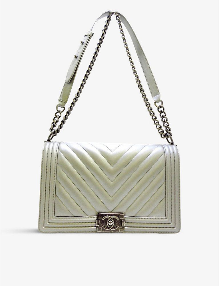 Pre-loved Chanel Chevron Boy leather shoulder bag | Selfridges