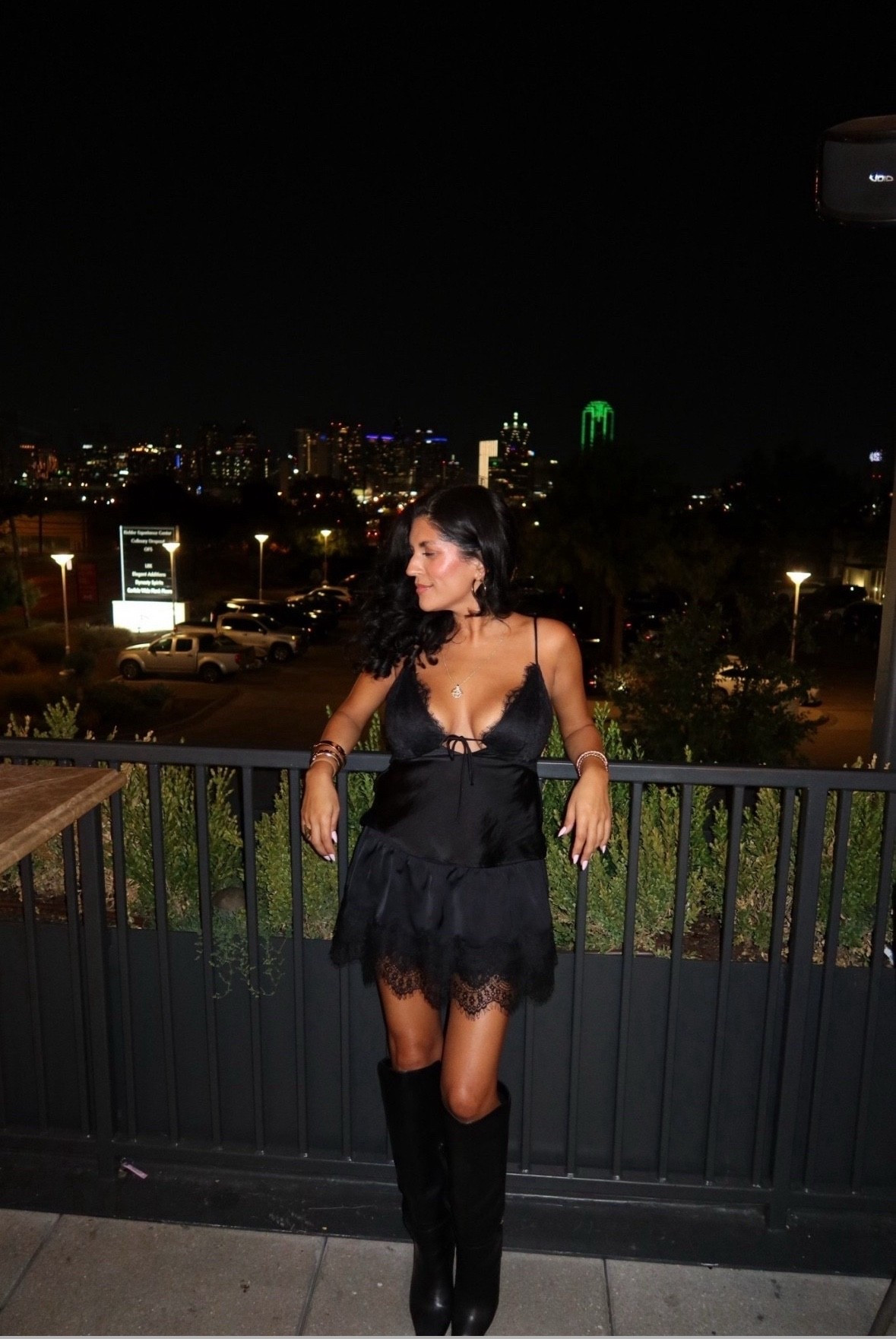 ✨ If you’ve been waiting for a sign to upgrade your night-out look… this is it.

#abercrombie #dress #boots


#LTKootd #LTKGiftGuide #LTKdayinmylife