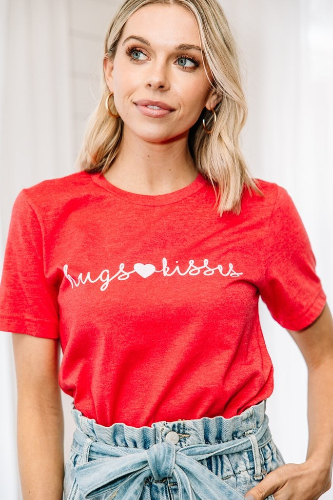 Hugs and Kisses Heather Red Graphic Tee | The Mint Julep Boutique
