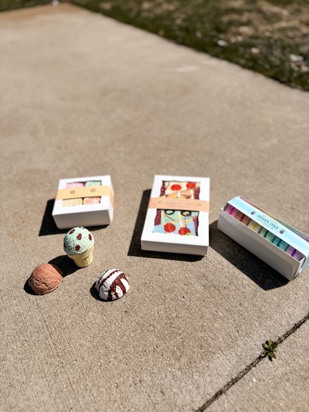 Twee sidewalk chalk for kids
Chalk toys for outside play this spring and summer for girls 