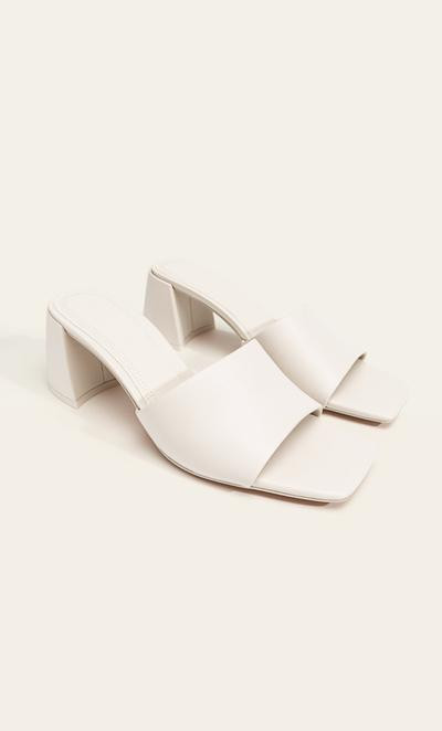 Sandales à talon type mules - Wide Fit femme | Stradivarius France | Stradivarius (FR)