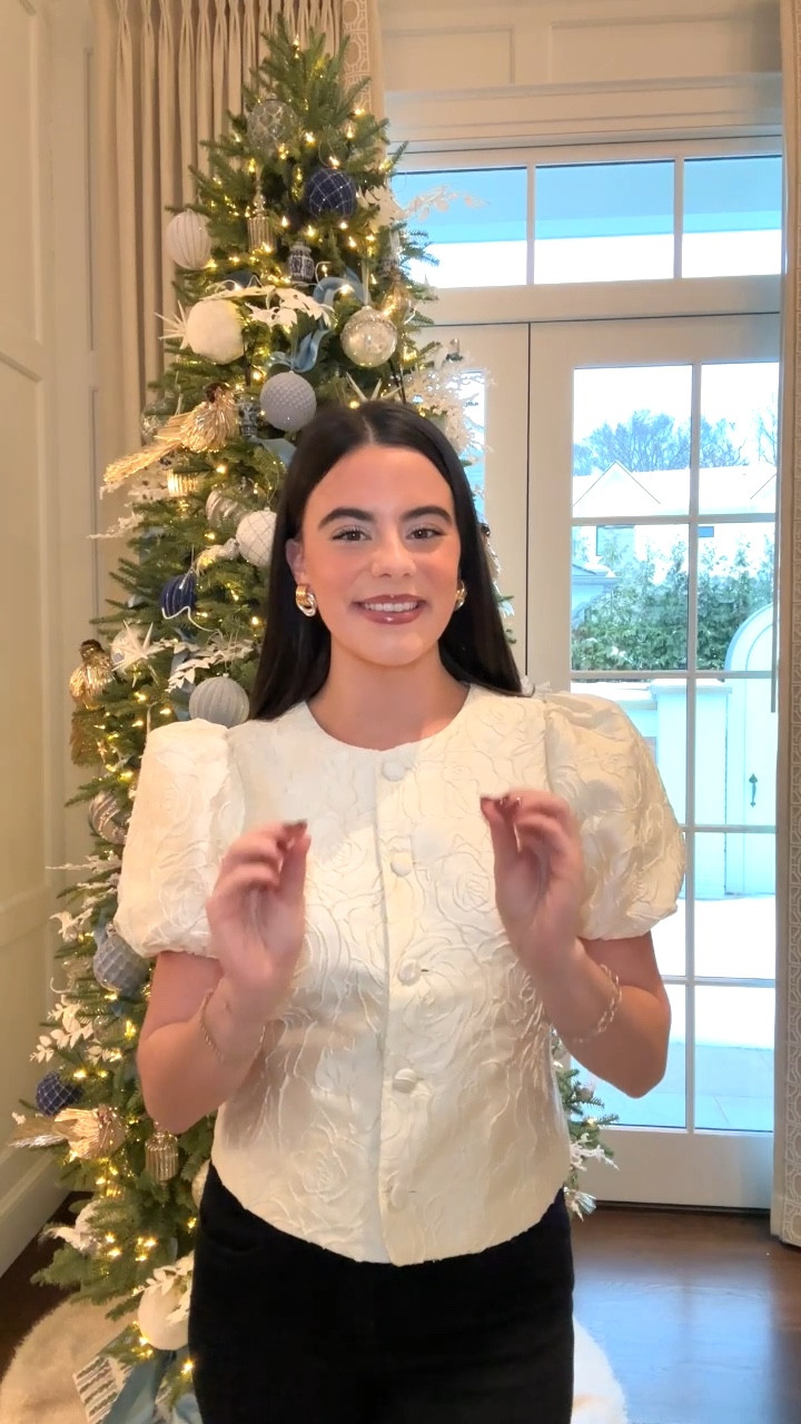 A little sweet white blouse from Avara that would be adorable for the holidays!! Pair it with fur or a sparkle and you’re ready for the party!! ✨



#LTKHoliday #LTKdayinmylife #LTKGiftGuide