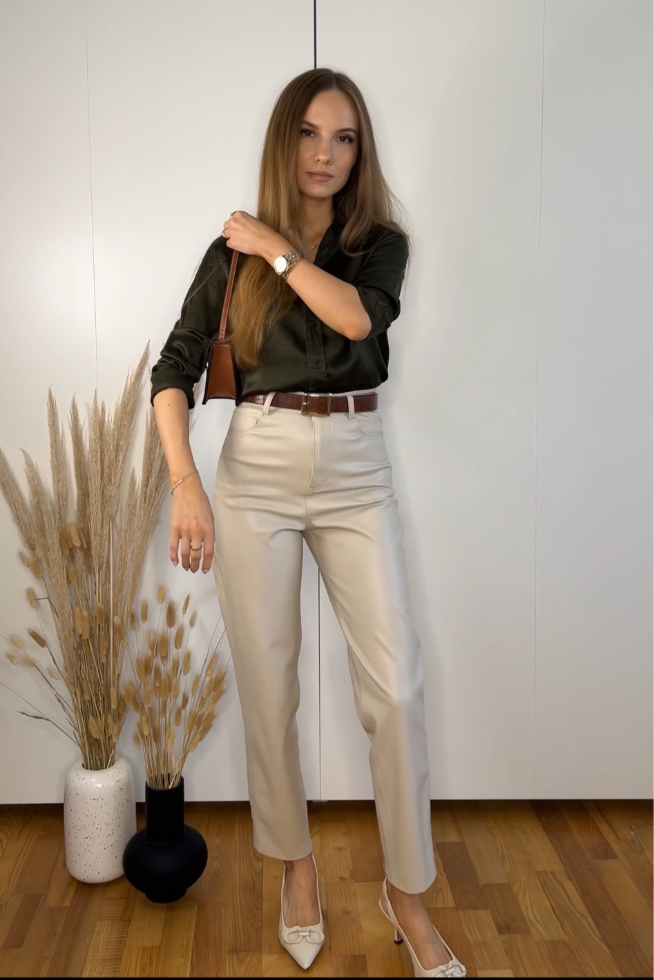 5 workwear looks • outfit 1

office outfits | office chic | workwear outfits | dressy casual looks | neutral style 

#LTKStyleTip #LTKWorkwear #LTKShoeCrush