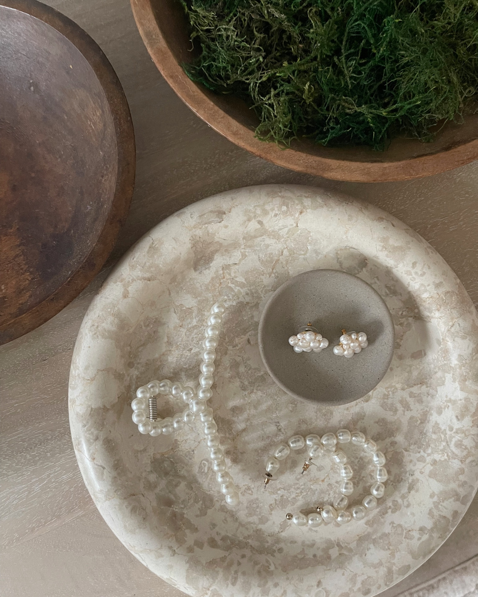 Pearl claw clip, Pearl earrings 

#LTKhome #LTKbeauty #LTKstyletip