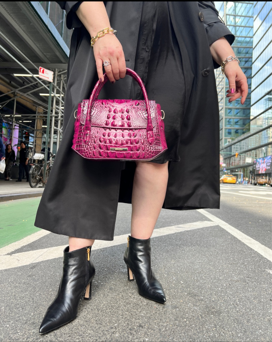 Pop of purple 💜

#LTKShoeCrush #LTKMidsize #LTKItBag