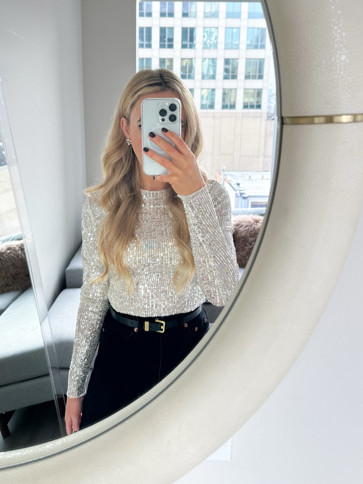 holiday party / New Year’s Eve party tops 


Sequin tops, winter going out looks, black denim, free people, crystal earrings, revolve jeans, party tops, holiday party outfit, Christmas outfit, NYE 

#LTKHoliday #LTKSeasonal #LTKStyleTip