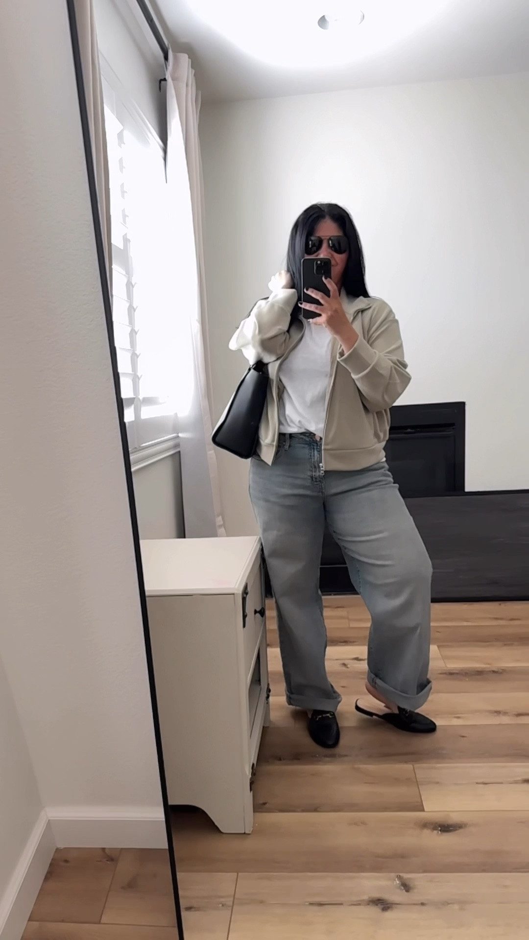 12/15 fall outfits (as a mom of 4)

The tee is one of my faves! The pants are old but linked similar.


#LTKSaleAlert #LTKFallSale #LTKStyleTip