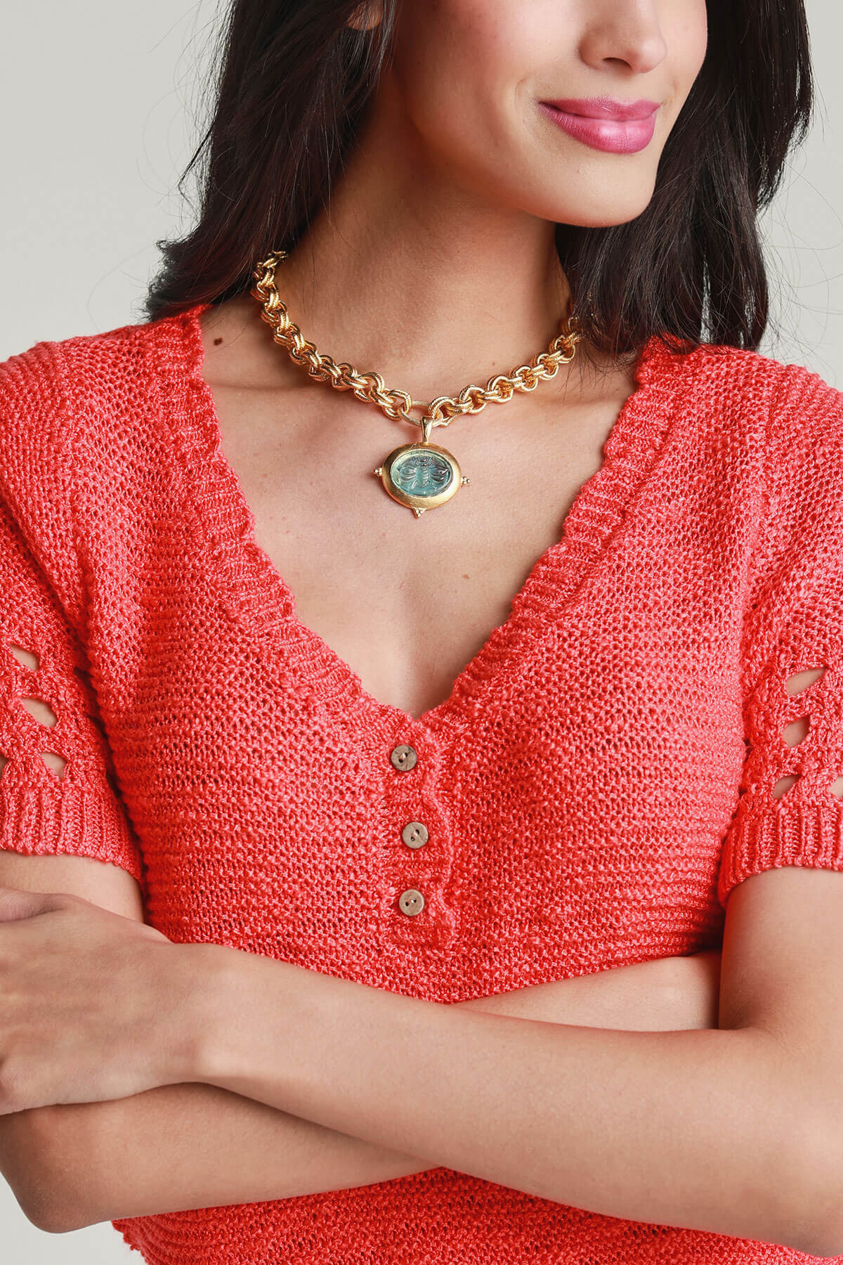Susan Shaw Venetian Glass Bee Intaglio Chain Necklace | Social Threads