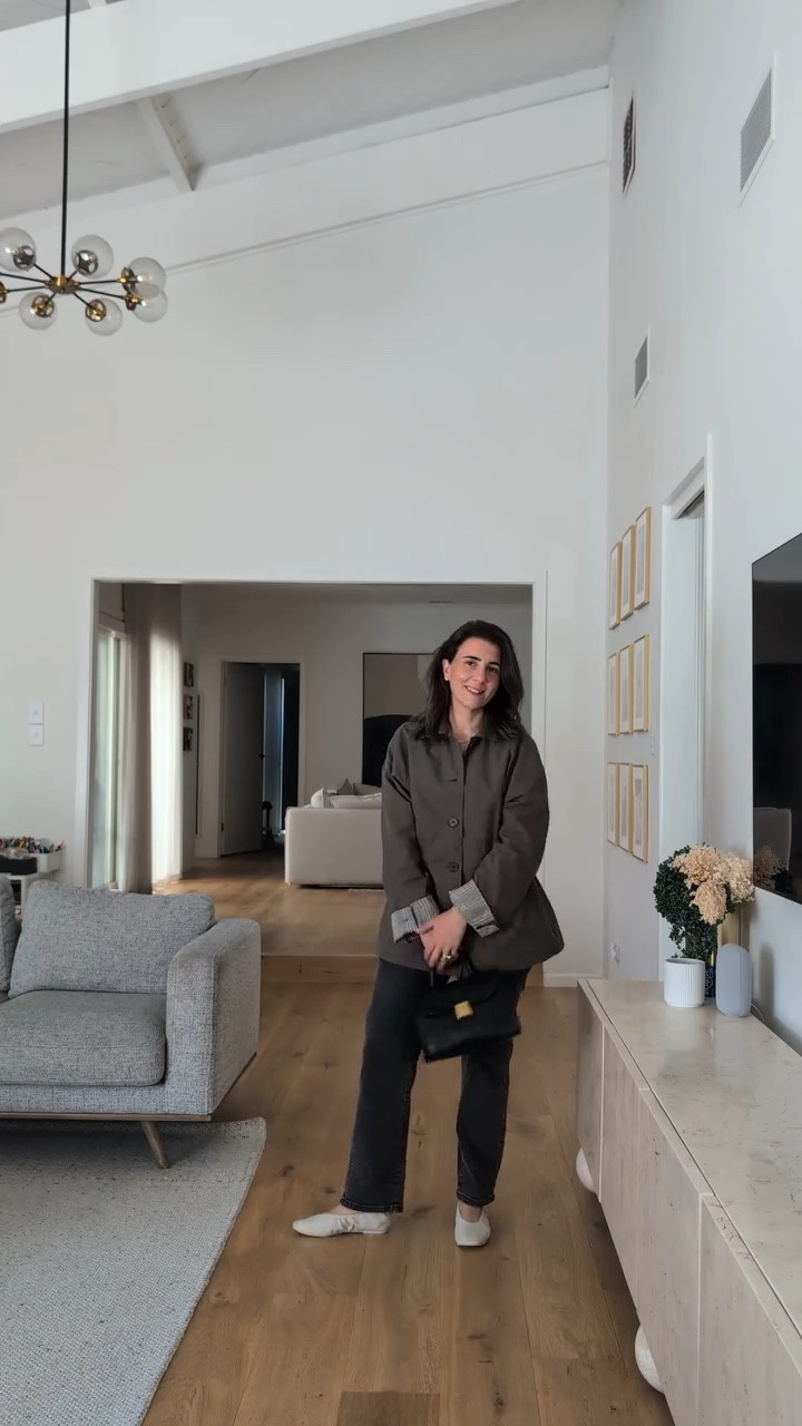 Day 5/5

My go-to formula

A great tee, a great pair of jeans, a light jacket and a comfy pair of flats.

Pulled together with everyday jewels and a great bag.

Comment SHOP for the links sent straight to your DM's

*Some items kindly gifted.