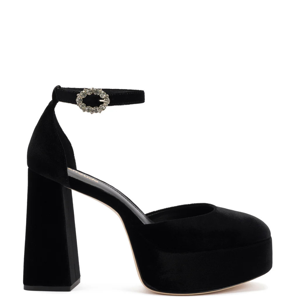 Ari Pump In Black Velvet | Larroude
