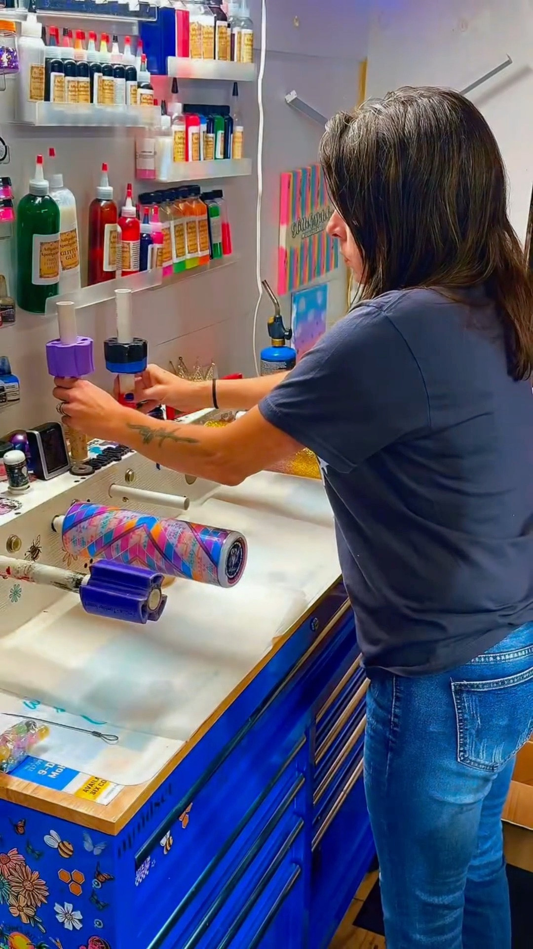 Some days you feel it.
Some days you don’t.
That’s irrelevant.

You show up anyway.
You do the work. You stay consistent.
Weekends aren’t an excuse. The goal doesn’t pause.

Fun comes later. Results come first.


#LTKdayinmylife