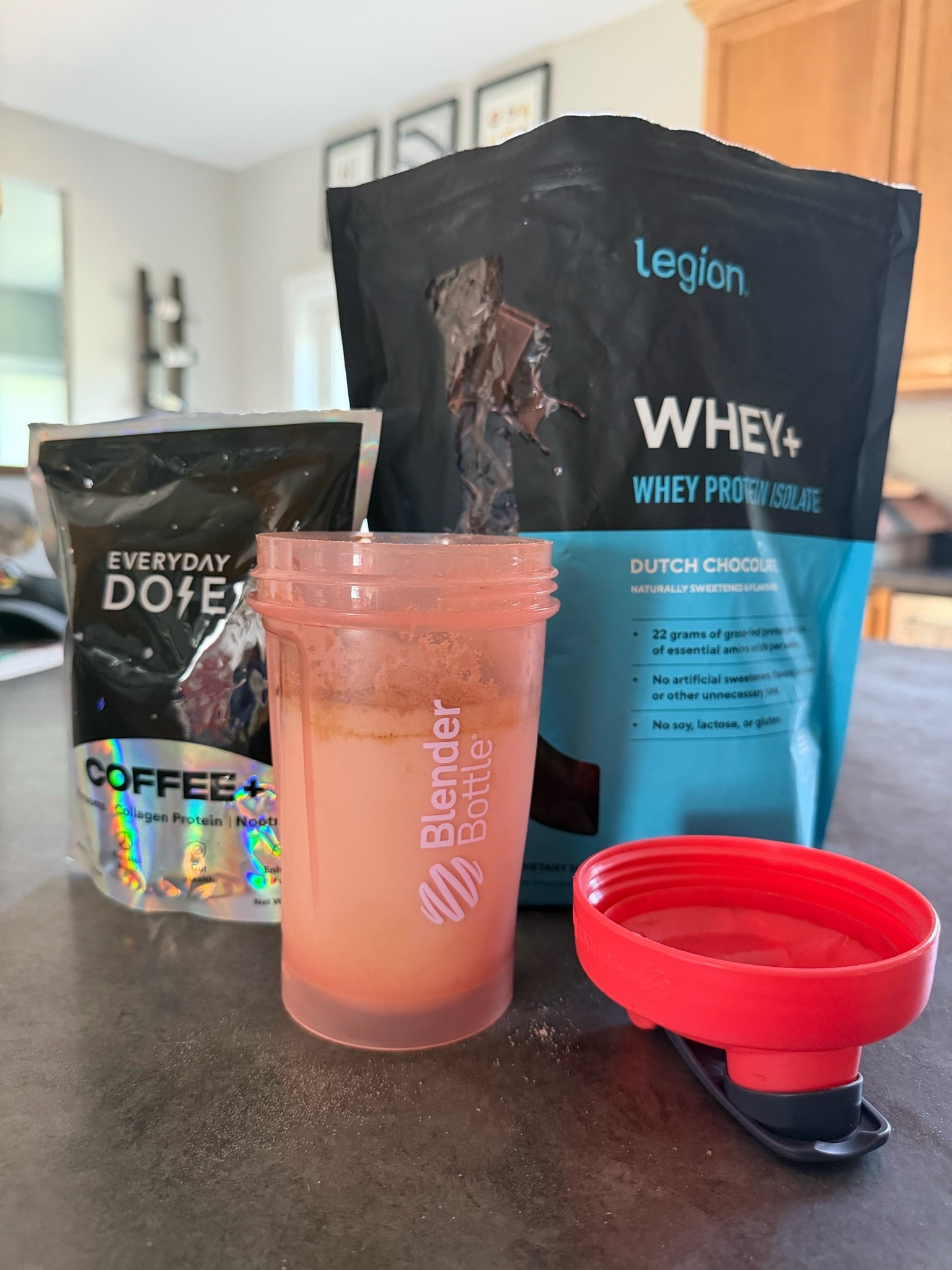 Current afternoon obsession 

Milk 
Mushroom coffee
Protein power 

It tastes like a mocha coffee to me!

#LTKActive #LTKfitnessgoals #LTKmomlife