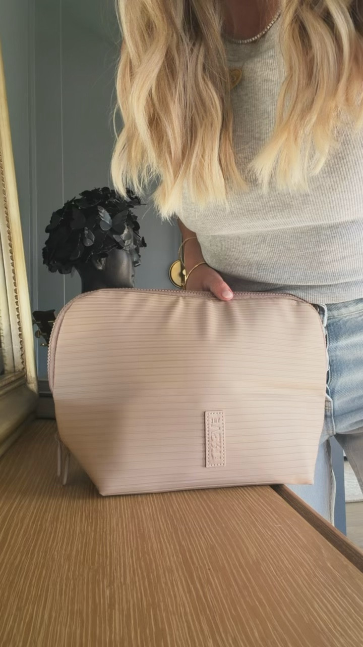 Makeup bag of my dreams 