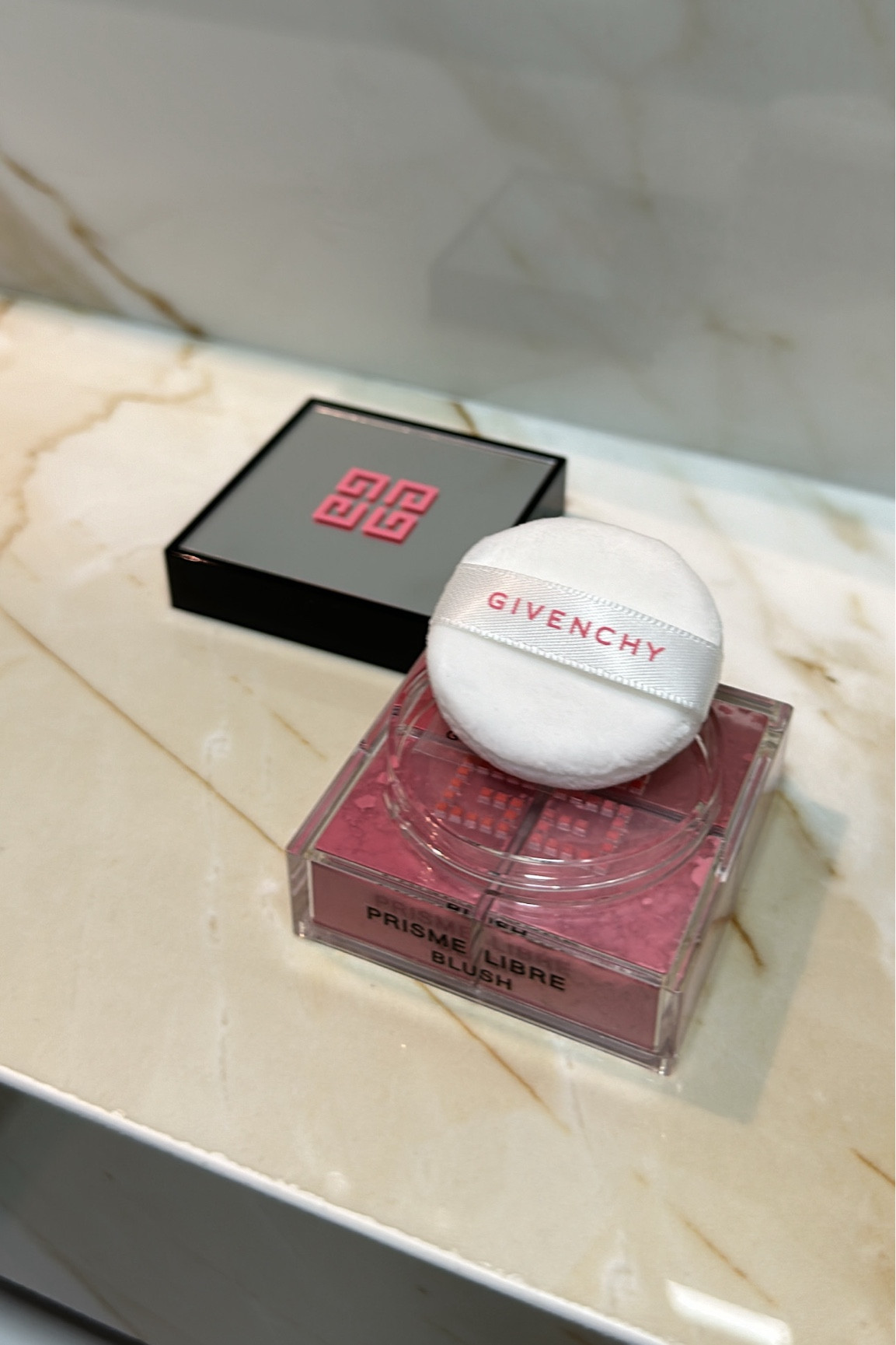 Blush prisme libre, Givenchy 🩷
O que eu tô apaixonado por esse blush, vocês não tem noção! 😭

#LTKbrasil #LTKbeauty #LTKmens