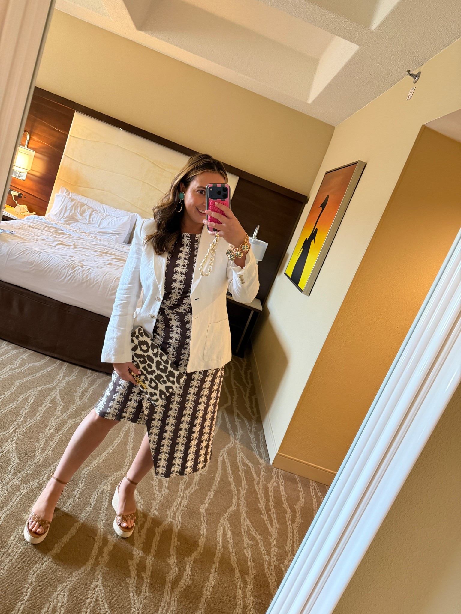 On sale and so flattering! 